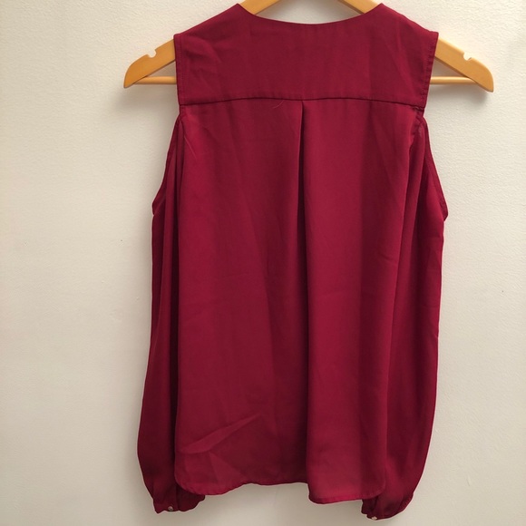 ❣️3/$30 Dynamite Maroon Cold Shoulder Blouse - Picture 5 of 7